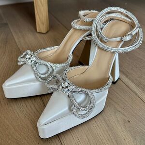 MACH & MACH White Double Bow Platform Heels